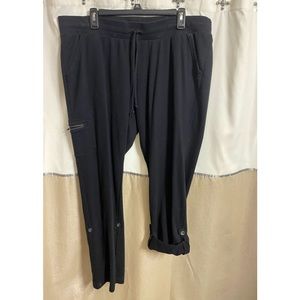 Sonoma brand cotton cargo pants.  Black, can be rolled up for capri or not :)